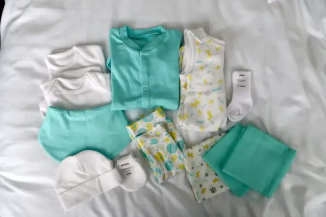 What Is In The Scottish Baby Box? | 0-3m clothes https://oddhogg.com