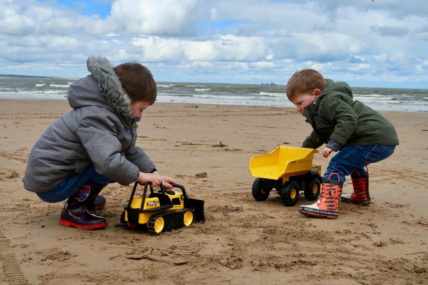 Tonka-Trucks-Beach-Sand-3-1440x960.jpg?lossy=1&strip=1&webp=1