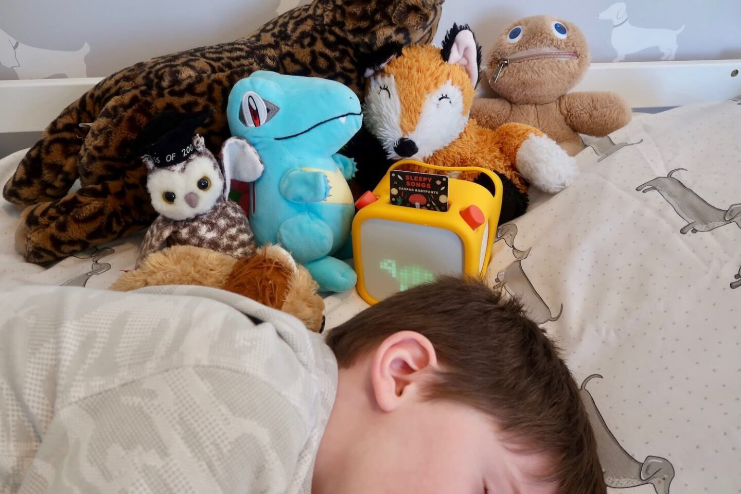 Should Children Have A TV In Their Bedroom? OddHogg